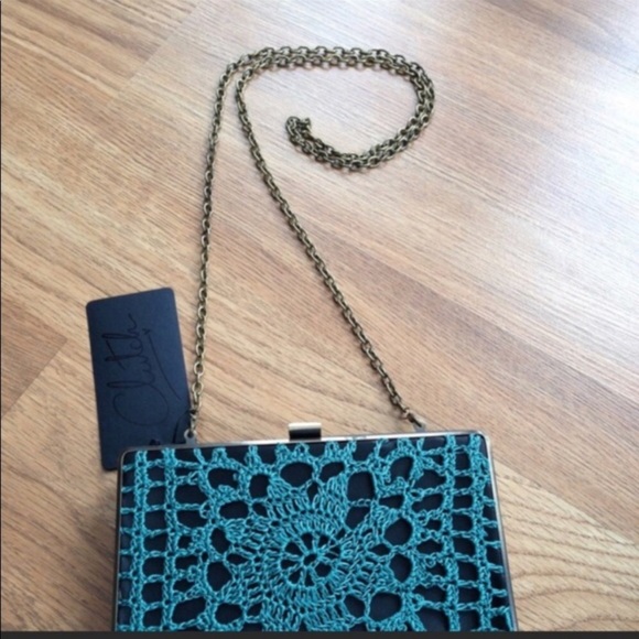 + CLUTCH + Fortune Box Clutch - Picture 4 of 4